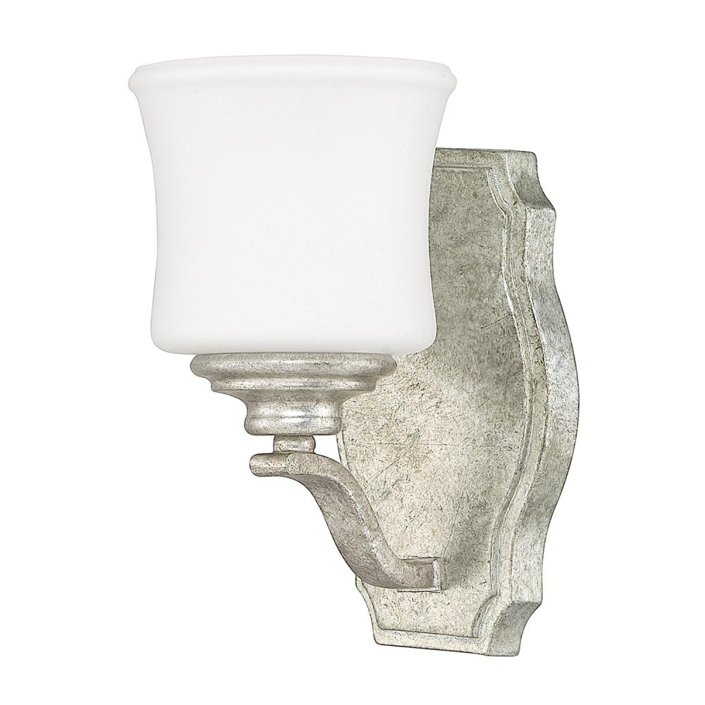 1 Light Sconce